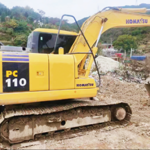 KOMATSU PC110