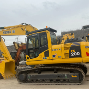 KOMATSU PC200