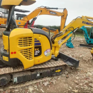 KOMATSU PC30