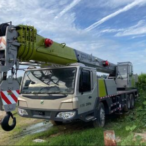 Zoomlion ZTC250 Crane